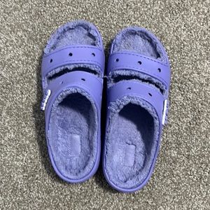 Crocs fuzzy sandals